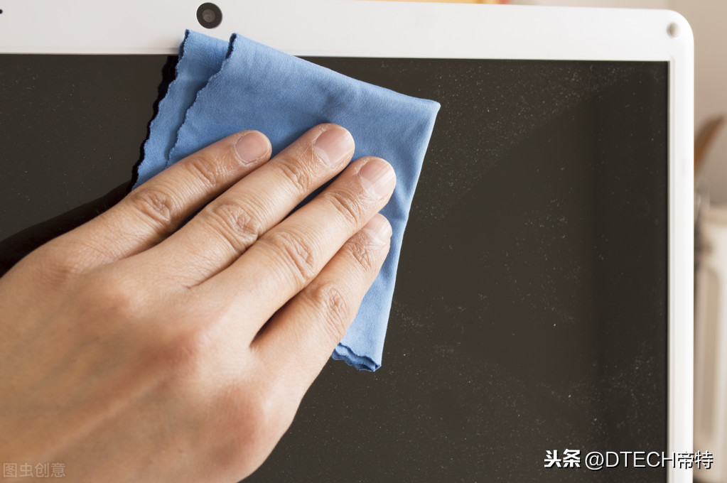 如何清理笔记本灰尘（笔记本显示器屏幕的清洁方式）