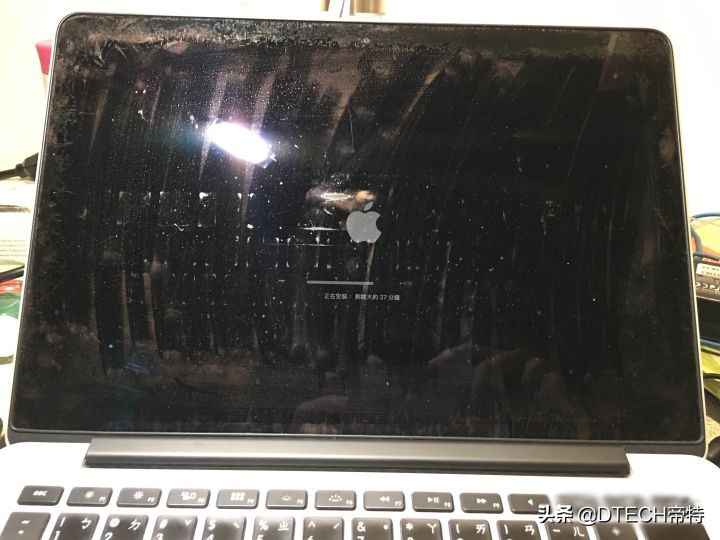如何清理笔记本灰尘（笔记本显示器屏幕的清洁方式）