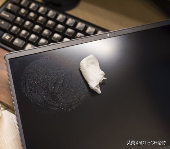 如何清理笔记本灰尘（笔记本显示器屏幕的清洁方式）